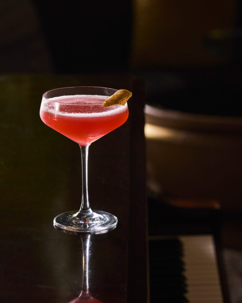 Sammy-the-Diver---3-Langham-Pasadena-web